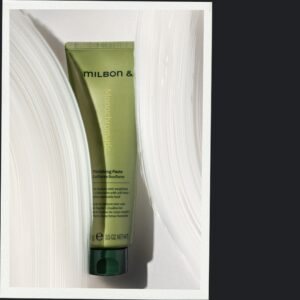 Produit et texture de la pâte de finition Milbon& Monochromatic Puff